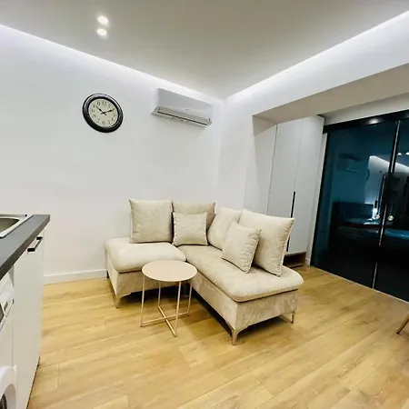 Come&recome * Tirana