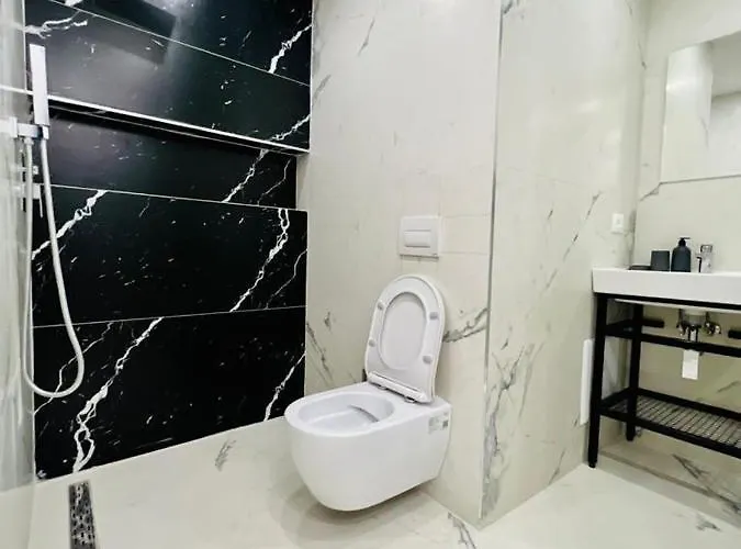 Come&recome * Tirana